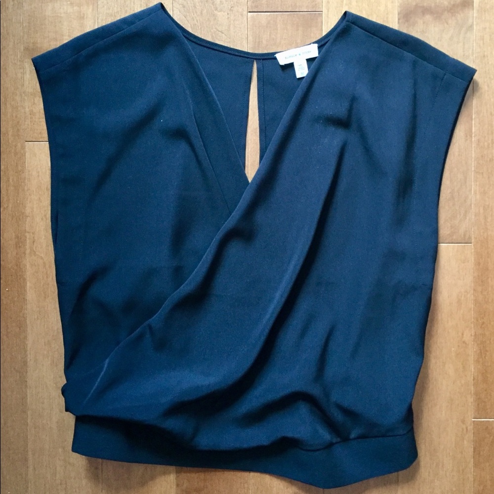 Silence and Noise Black Top